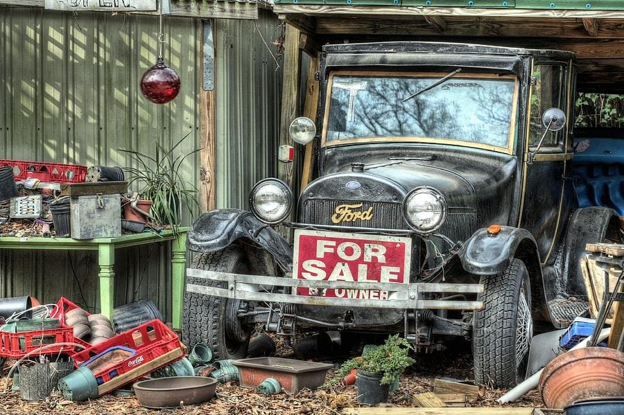 The Garage Sale - 500pc Jigsaw Puzzle by GoodWay Puzzles